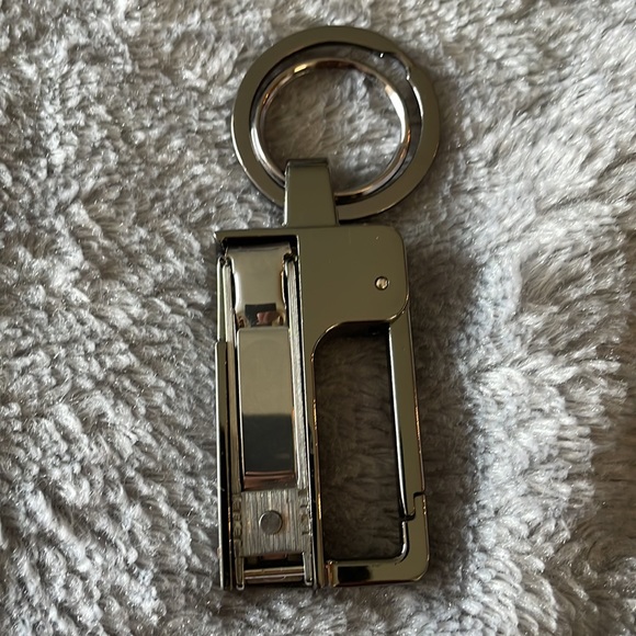 Guess keychain - Picture 2 of 4
